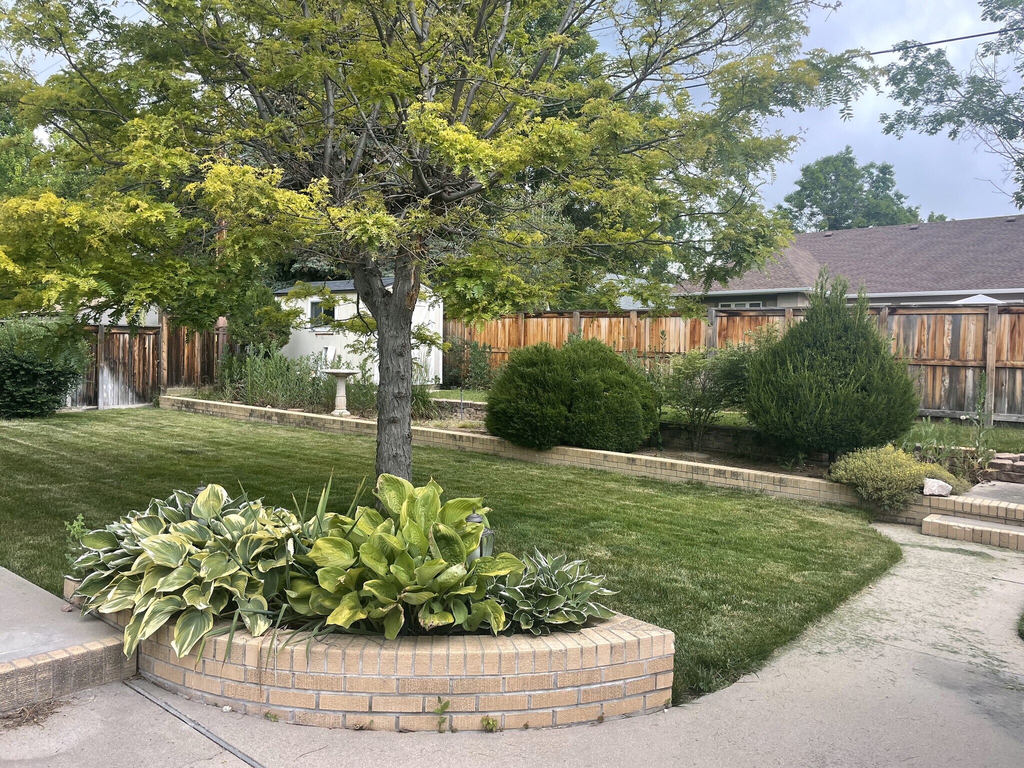 Building Photo - 501 Lois Dr