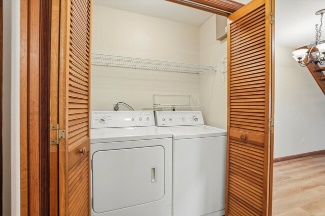 Building Photo - 2658 Millbank Dr