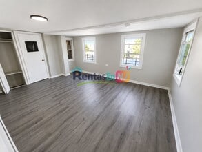 Building Photo - 809 Summer Ave