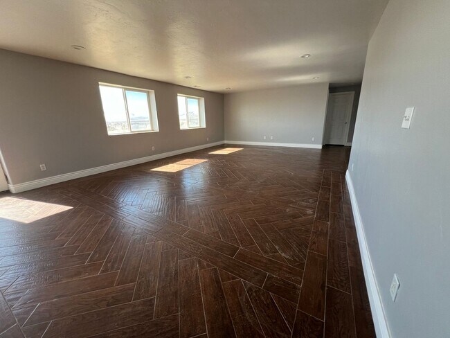 Building Photo - Beautiful Stockton Home with Stunning Mountain and Valley Views