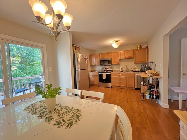 Building Photo - 950 Barton Oaks Pl