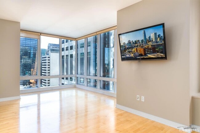 Building Photo - 301 Mission St