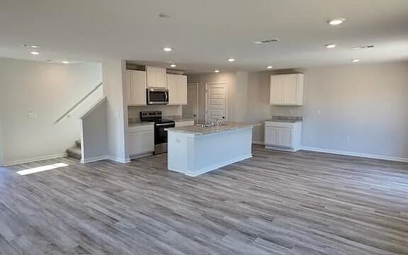 Building Photo - 6553 Burleson Blvd