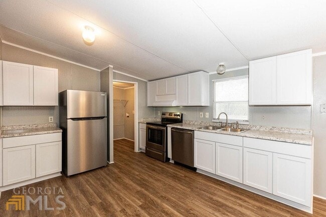 Building Photo - 108 Sherwood Rd