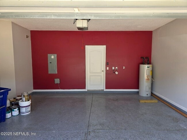 Building Photo - 498 Walnut Dr