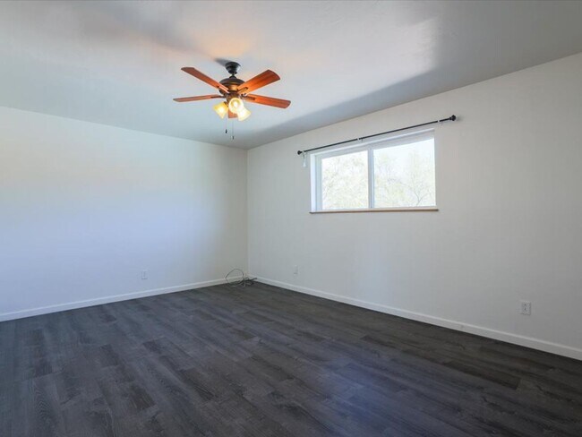 Building Photo - ? Stunning Mountain-View Home with Private Pool & All Utilities Included!!