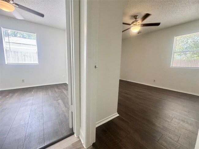 Building Photo - 6900 Trendal Ln