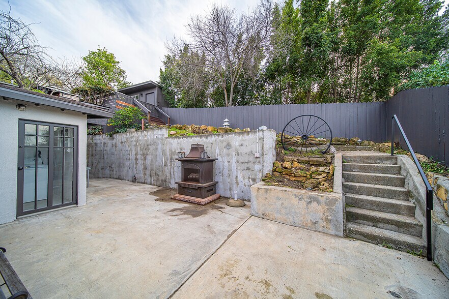 Building Photo - 1818 Wollam St