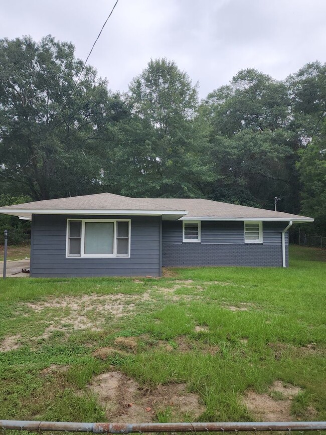 Primary Photo - BEAUTIFUL 3 BEDROOMS 2 BATHS IN PHENIX CITY