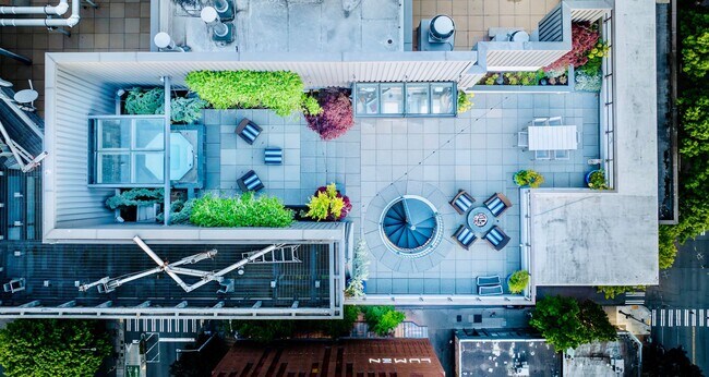 Building Photo - 2Bd/2.5Ba Seattle  Penthouse