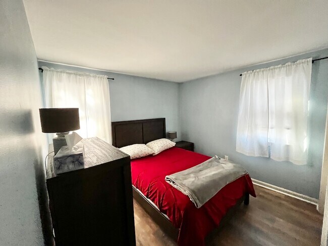 Building Photo - 94 Cottonwood Ln