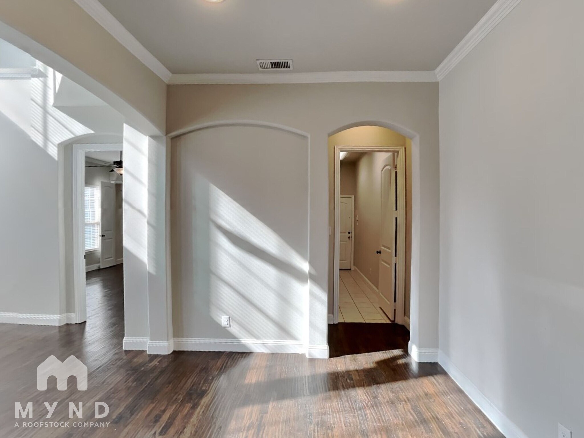 Building Photo - 868 Dartford Dr