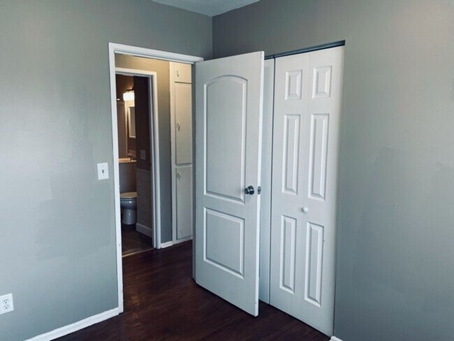 Building Photo - 3024 S St Paul St