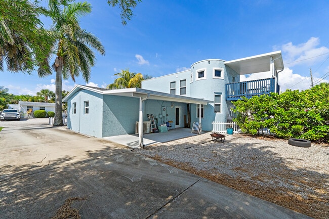 Building Photo - 1779 Len Dr