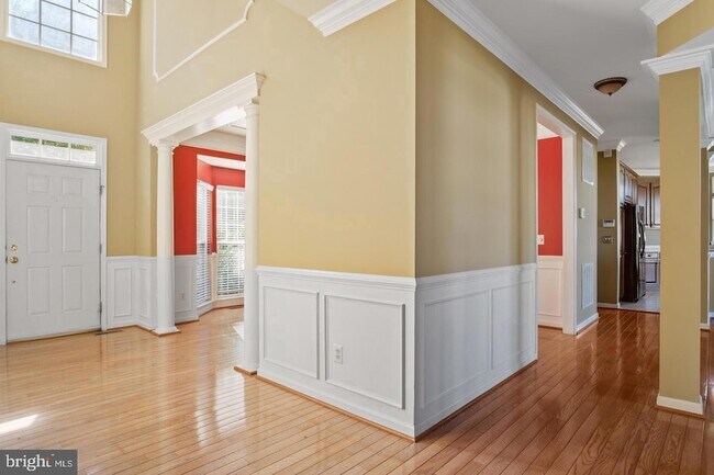 Building Photo - 211 Park Gate Dr SE