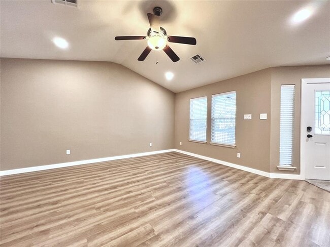 Building Photo - 1517 Big Thicket Dr