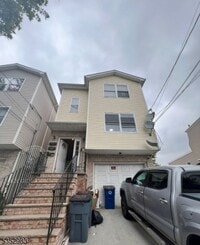 Building Photo - 23 Vanderpool St