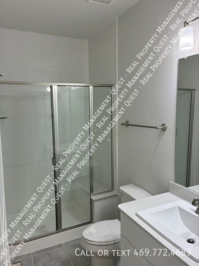 Building Photo - 1862 Silver Birch Rd