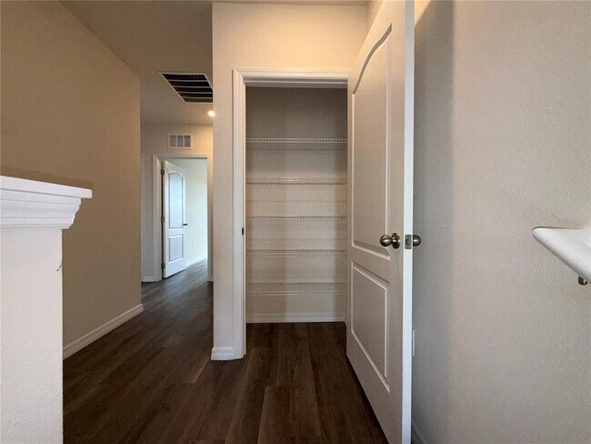 Building Photo - 1382 Tallowwood Ln