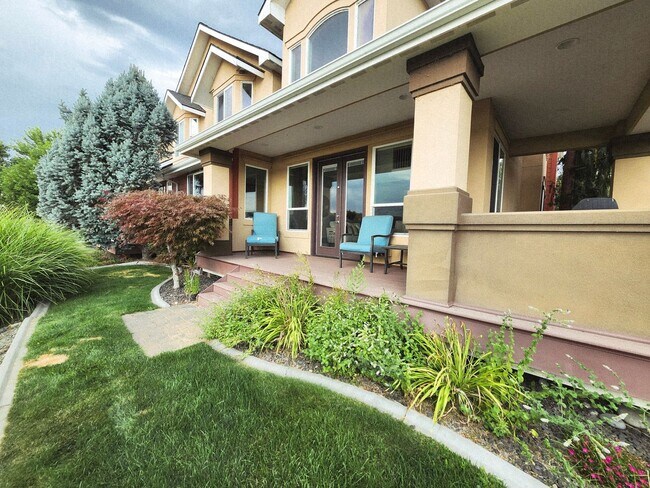 Building Photo - Beautiful Riverfront Retreat, 2 River-Faci...