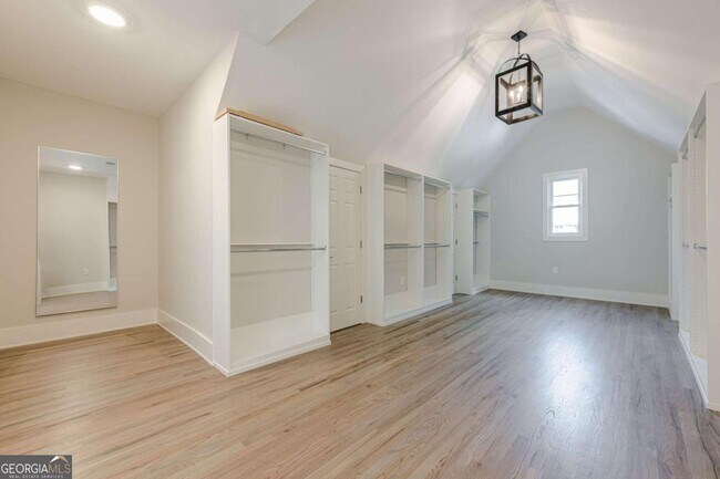 Building Photo - 2555 Chattahoochee Ln