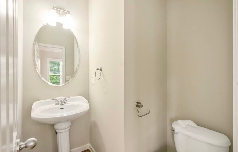 Building Photo - 2509 Brentford Pl