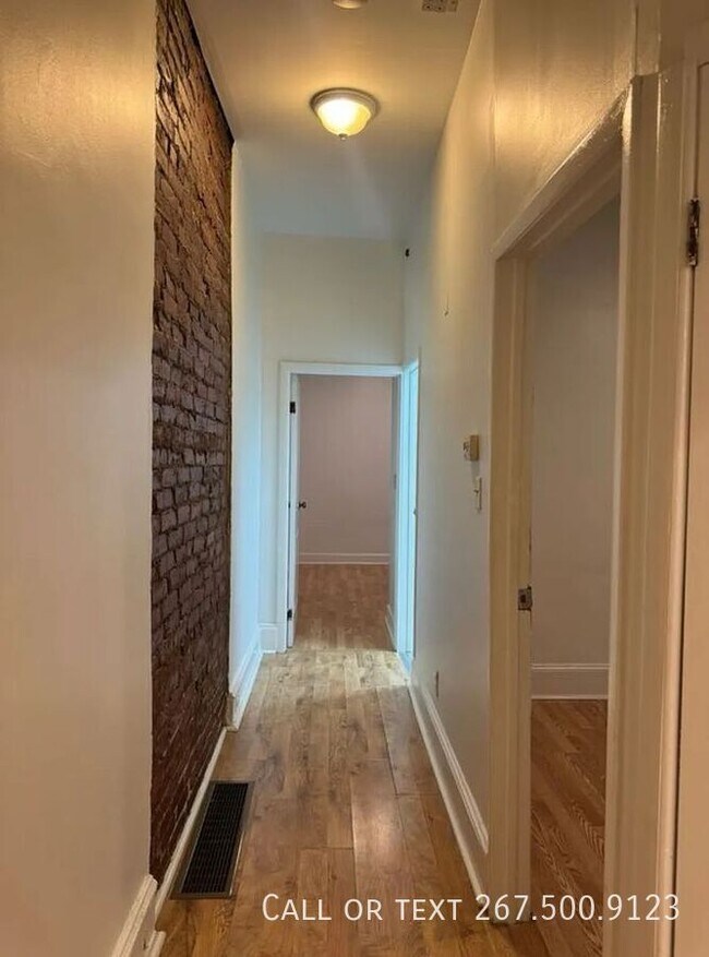 Building Photo - 236 Buckingham Pl