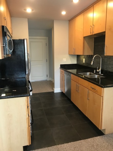 Building Photo - 836 W Pennsylvania Ave