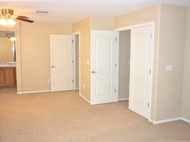 Building Photo - 989 E Stronghold Canyon Ln