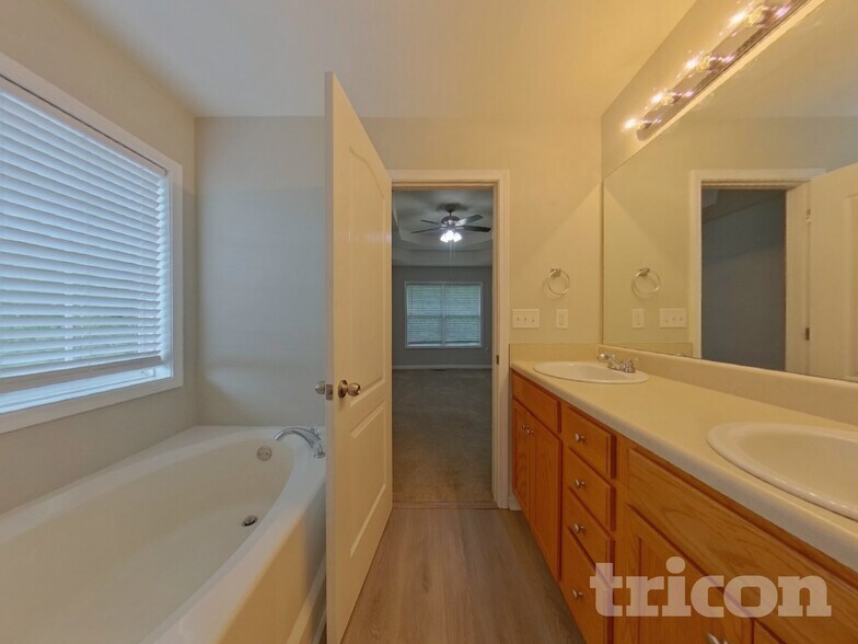 Building Photo - 213 Millwheel Dr