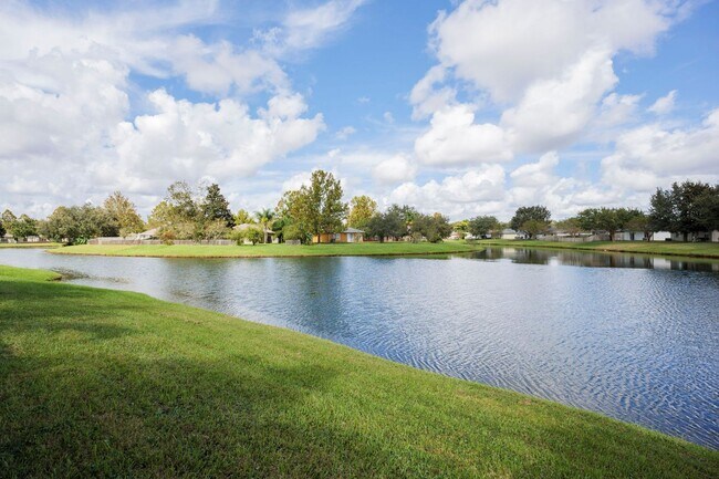 Building Photo - Fully Renovated Samara Lakes Home with Stunning Water Views!