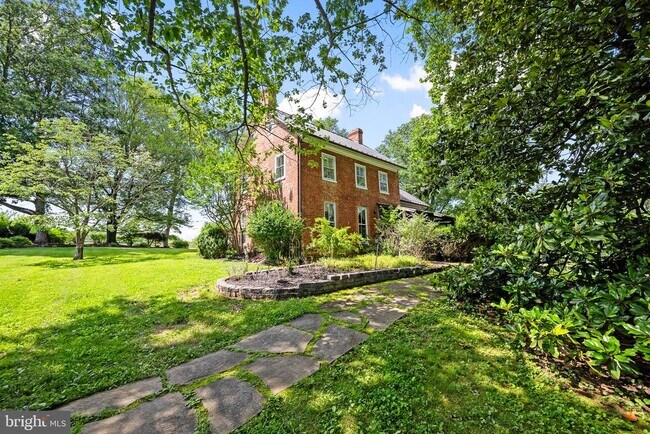 Building Photo - 36940 Philomont Rd