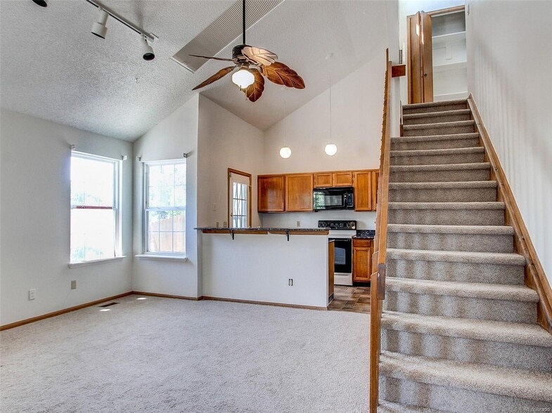 Building Photo - 8336 W 87th Dr