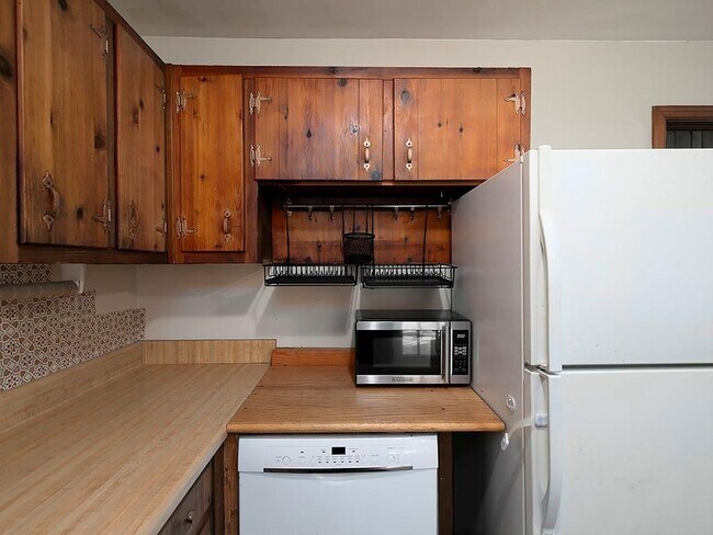 Building Photo - 858 Gaylemont Cir