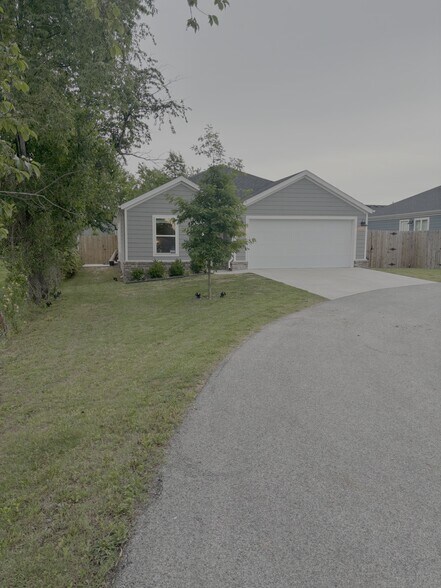 Building Photo - 5992 W Holdcroft Dr