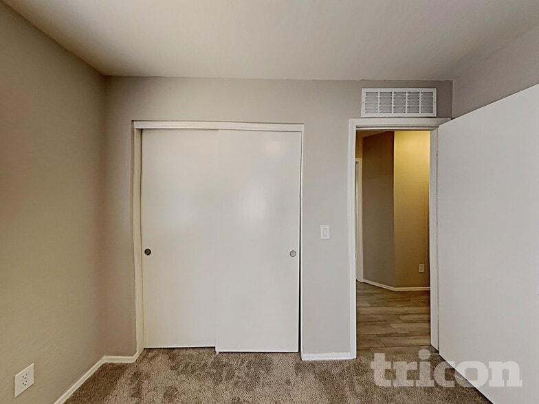 Building Photo - 37144 W Amalfi Ave