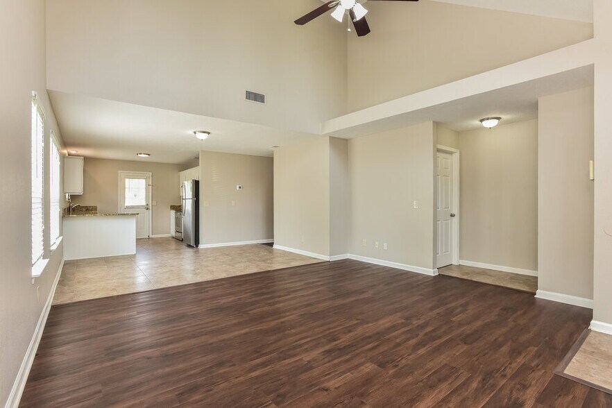 Building Photo - 1118 Benton Mason Dr