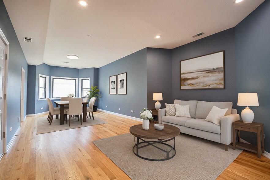 Living room - 4903 W Hubbard St