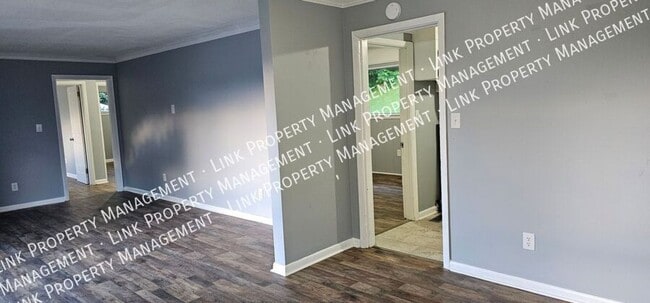 Building Photo - Fresh Painted 3 BR 1.5 BA in Red Bank for ...