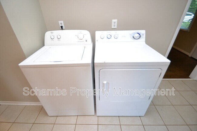 Building Photo - 5131 Lundy Dr