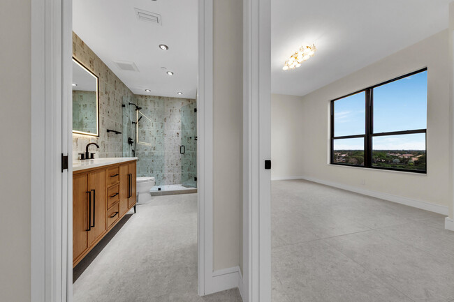 Building Photo - 7351 Promenade Dr