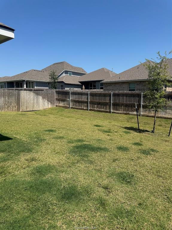 Building Photo - Southern Point Subdivision with Pool, Basketball and Pickleball. Includes washer and dryer in the...