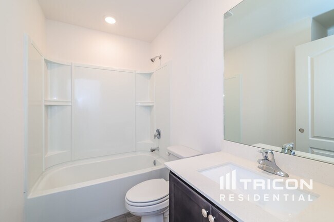 Building Photo - 2045 Amber Sweet Cir