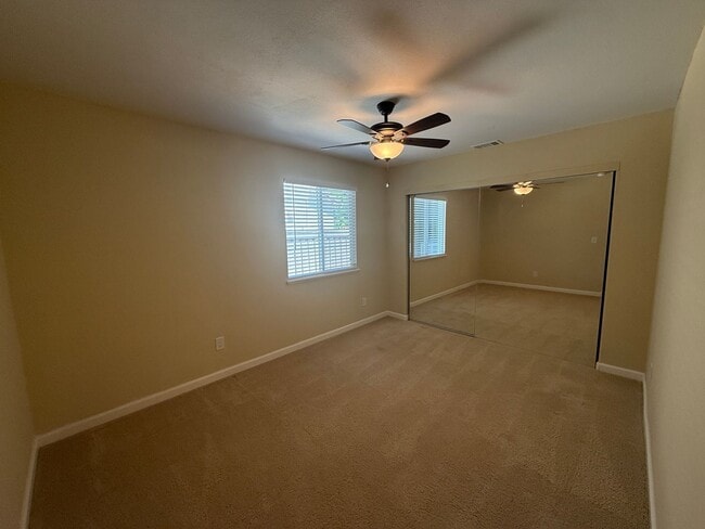 Building Photo - 661 Vintage Valley Dr