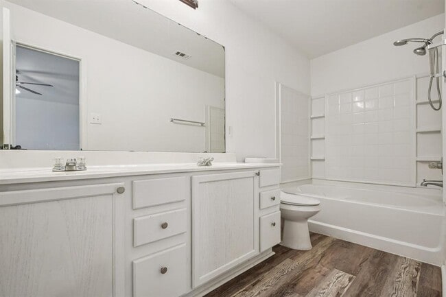 Building Photo - 209 Cottontail Dr