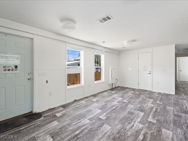 Building Photo - 1038 Canopy Ln SW