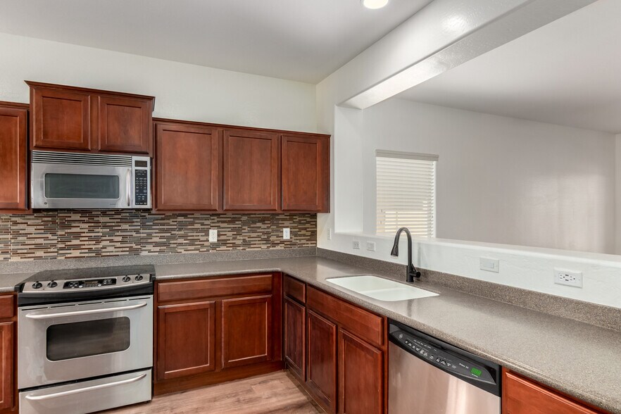 Building Photo - 41229 N Stenson Dr