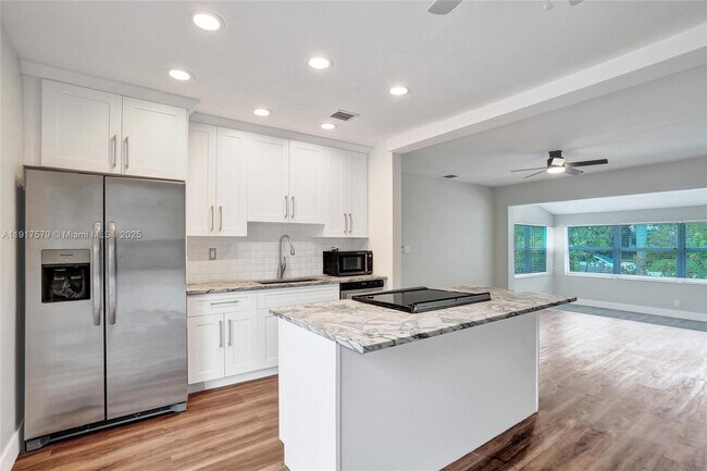 Building Photo - 2281 SW 15th St