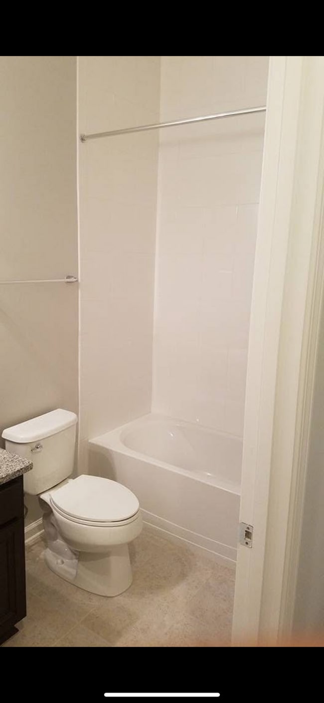 Building Photo - 26 Valley Grove Dr