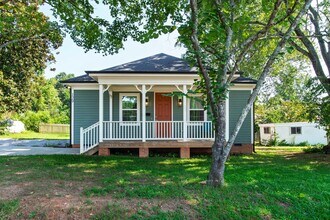 Building Photo - Beautifully Built Ranch Home in Desirable ...